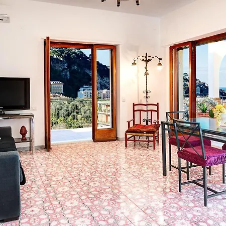 Gocce - Skyline Views In The Heart Of Appartement Sorrente